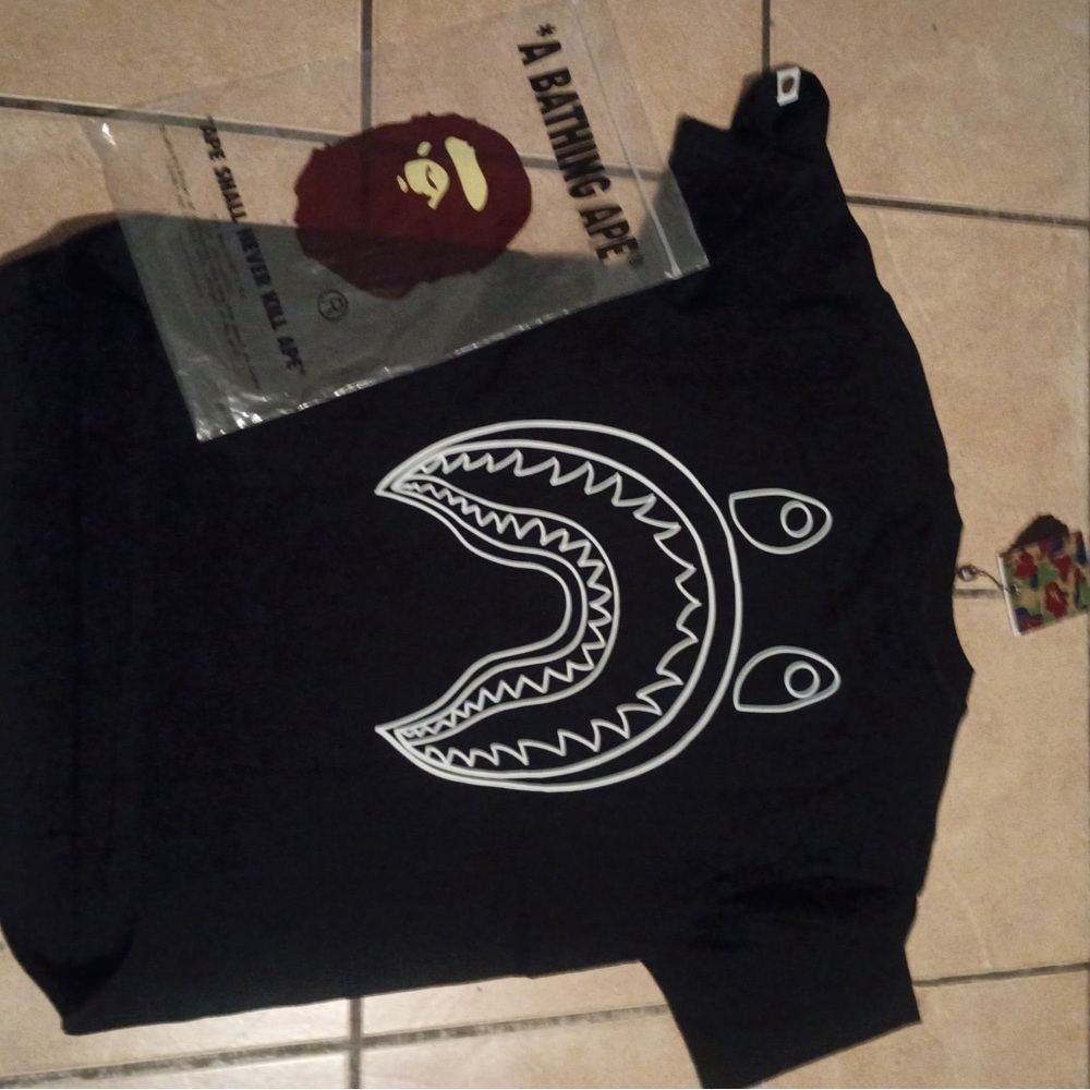 A Bathing Ape/Bape Black Graphic T-Shirt size large